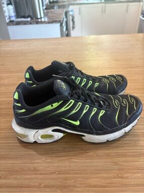 Tn nike green